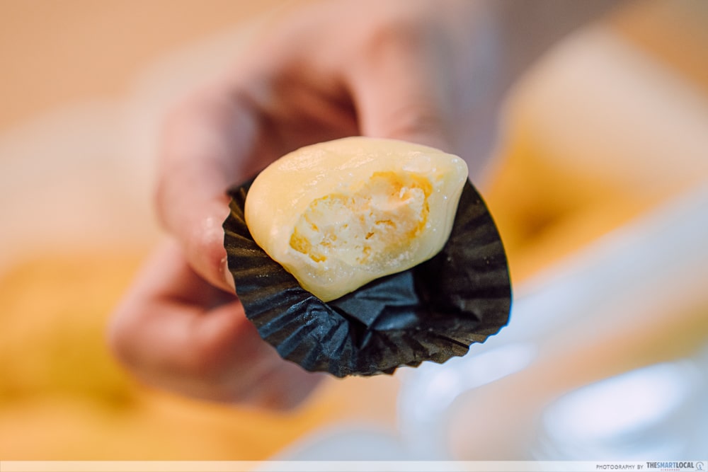 Snow Skin Mochi: Pahang Black Gold Durian (10 pcs) - Image 2